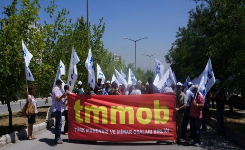 Mühendislerden YÖK önünde protesto