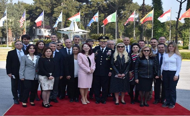 İzmir'de NATO’nun 70’inci yılı kutlandı