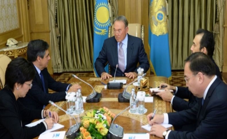 Nazarbayev, Aznar ve Fillon’u kabul etti