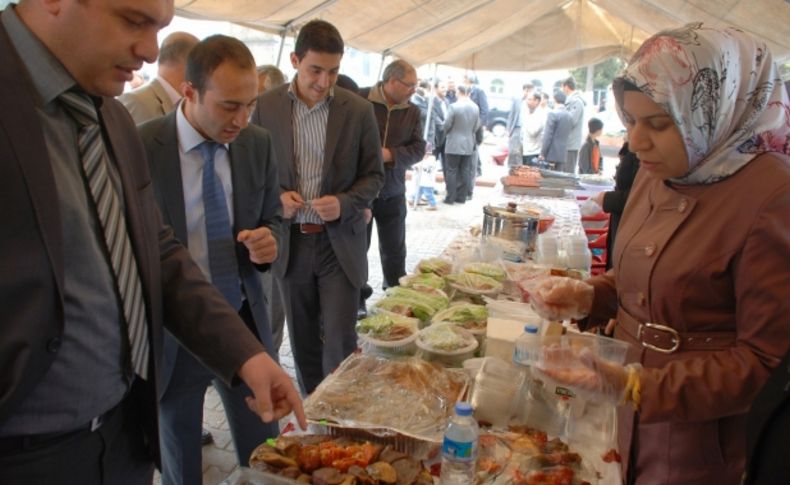 Nizip'te ihtiyaç sahibi öğrenciler yararına kermes