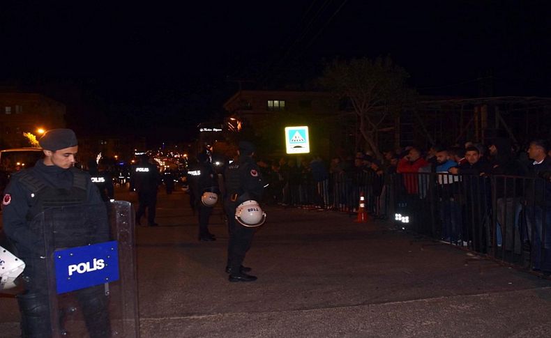 O ilçede gergin gece... TOMA gölgesinde oy sayımı