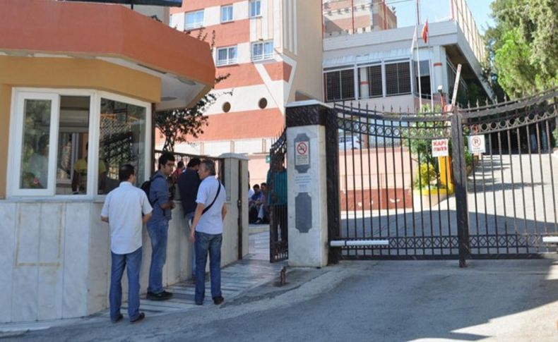 İzmir'de 'Paralel Yapı Operasyonu': 9 gözaltı