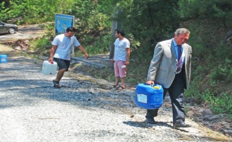 Orman yangınlarında kullanılacak bidonları çaldılar