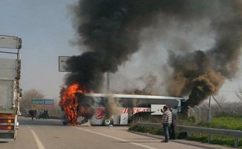 Otobüs alev alev yandı, 29 yolcu ölümden döndü