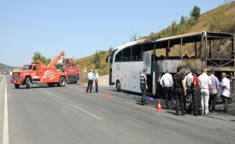 Otobüs alev alev yandı