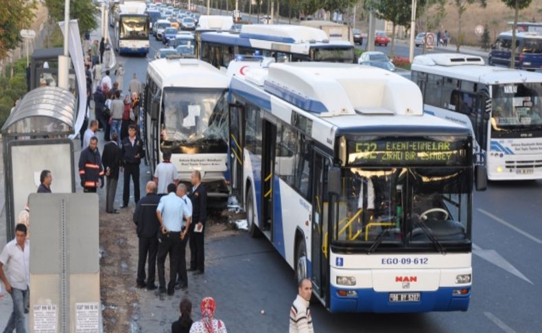 Özel halk otobüsü EGO otobüsüne arkadan çarptı:10 yaralı (Özel)