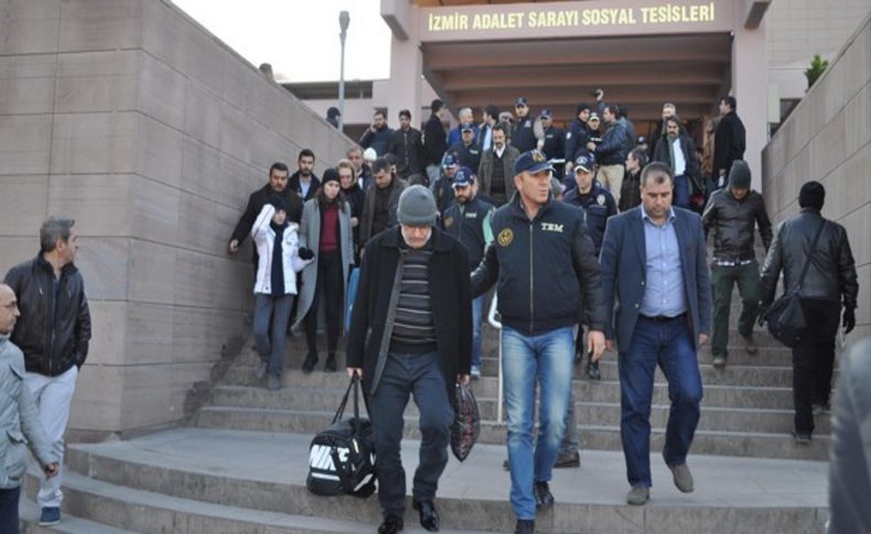 İzmir'de 'Paralel yapı' soruşturmasında 10 tutuklama