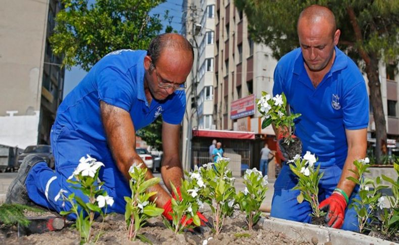 Parklar yenileniyor Konak güzelleşiyor