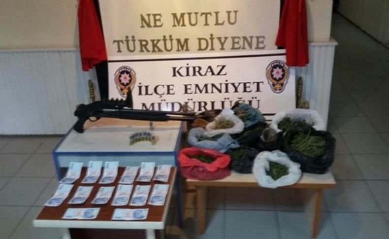 İzmir polisinden uyuşturucu operasyonu