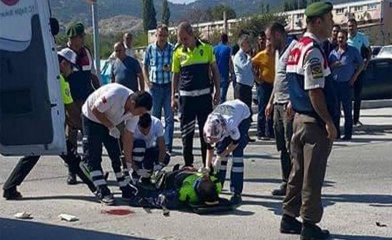 Kaza sonrası trafiği düzenleyen polise otomobil çarptı