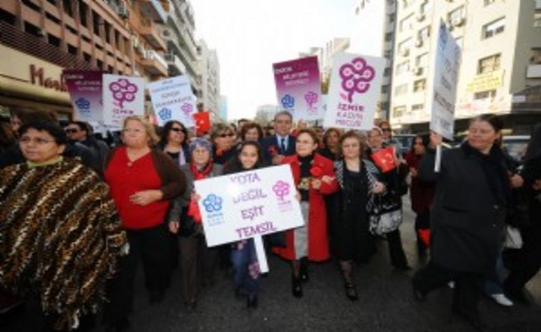 İzmir’de “5 Aralık coşkusu”