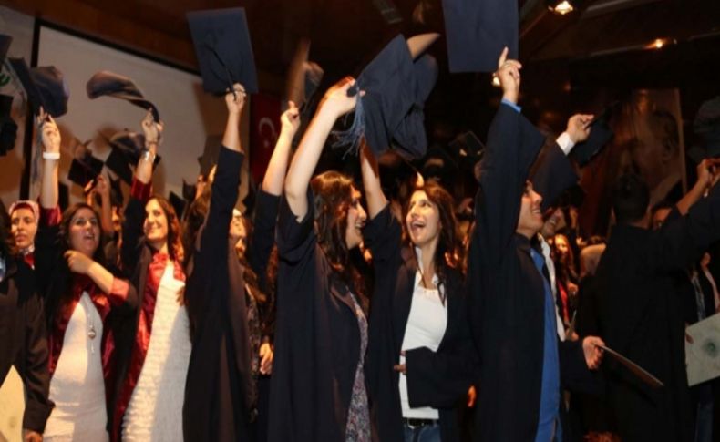 Sağlık neferleri diplomalarını aldı!