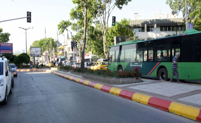 Şampiyonun renkleri kaldırım taşlarında