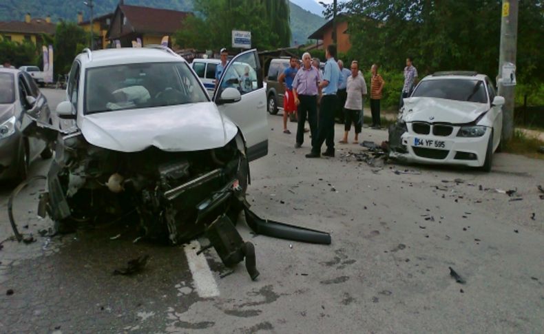 Sapanca'da trafik kazası: 2 yaralı