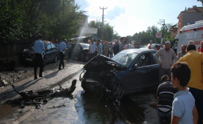 Sapanca'da trafik kazası: 3 yaralı