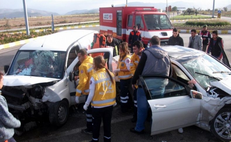 Selçuk'ta trafik kazası: 3 yaralı