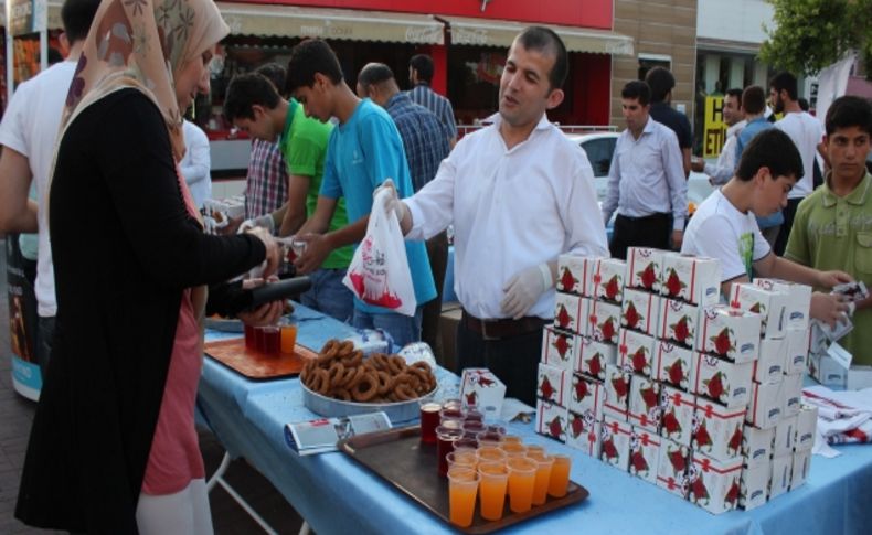 Semerkand Vakfı, 10 bin adet kandil simiti dağıttı