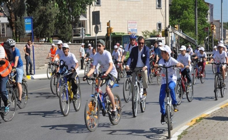 Sevgi ve kardeşliğe pedal çevirdiler