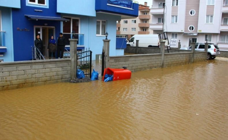 Şiddetli yağmur Muğla'yı da vurdu