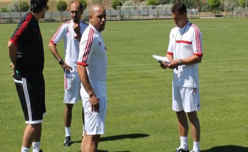 Sivasspor’da Roberto Carlos, gözünü Avrupa’ya dikti