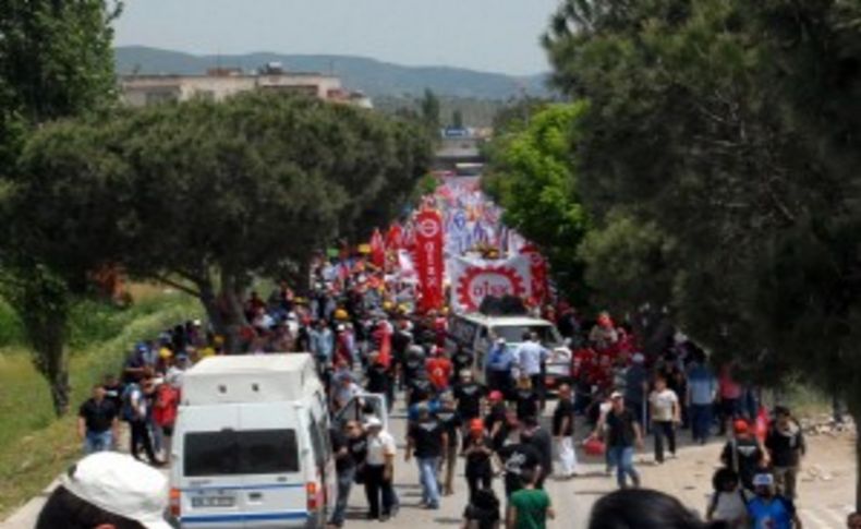 İşçi, memur ve STK üyeleri 301 madenci için yürüdü