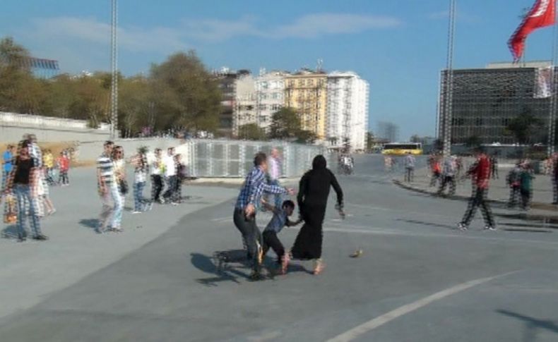 Taksim’de dilenci ve seyyar satıcı operasyonu (Özel)