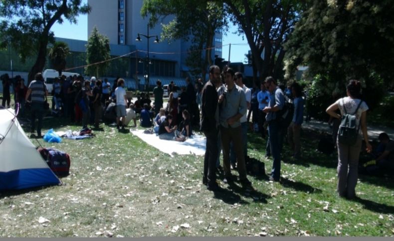 Taksim'de Gezi Parkı nöbeti