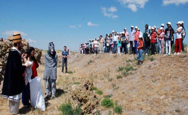 Tarihe yolculuk başlıyor