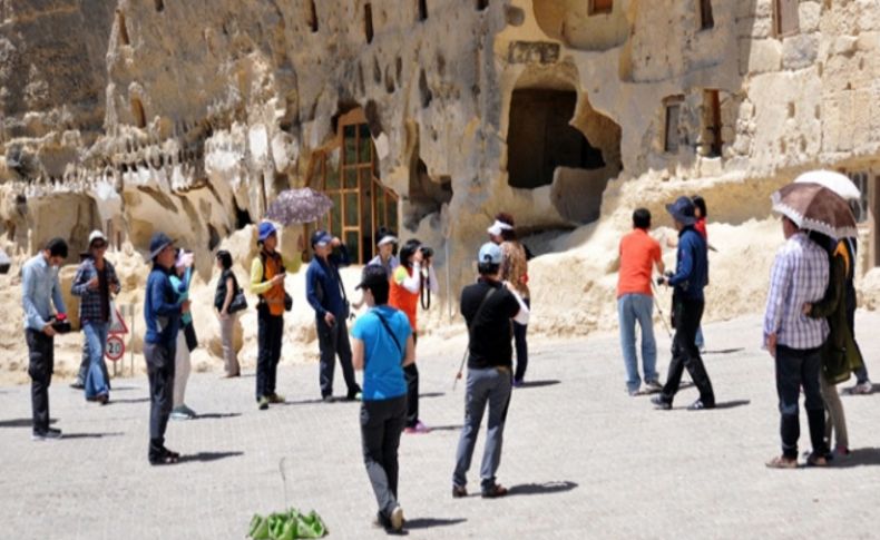 Taşkale beldesi Güney Koreli turistleri ağırladı