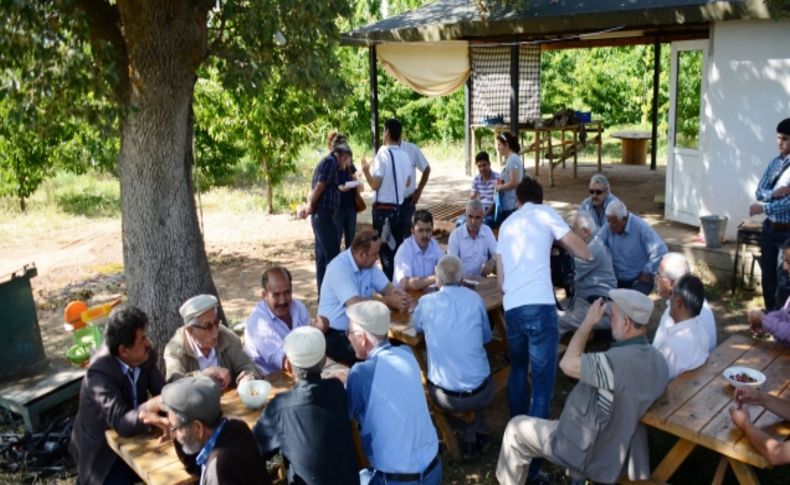 Tavas kiraz üretimine yöneliyor