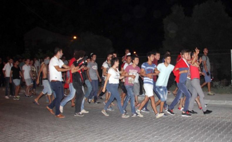 Terör protestosunda polise taşlı saldırı