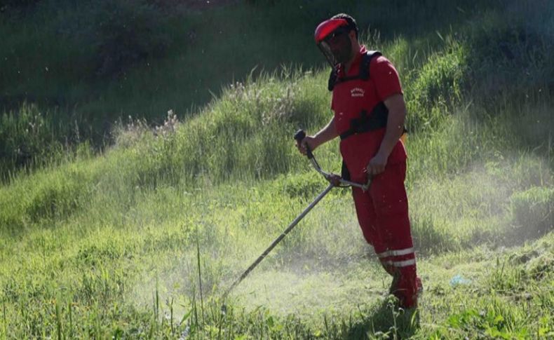 Bayraklı’da bahar temizliği başladı