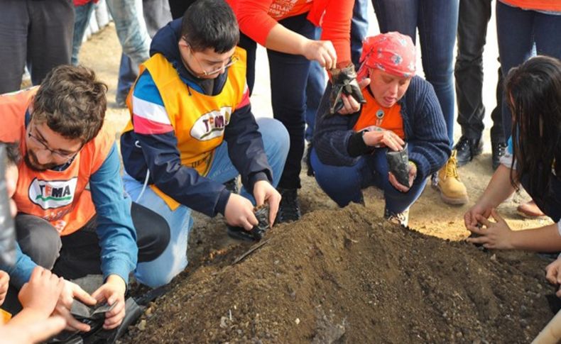 'Sakin Şehir'de  Down sendromlu çocuklar tohum ekti