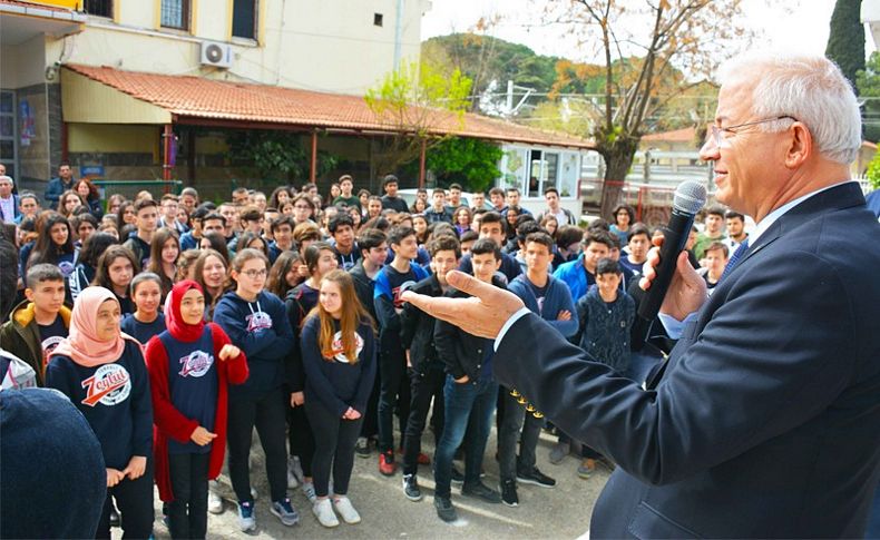 Torbalı'da liselere malzeme desteği