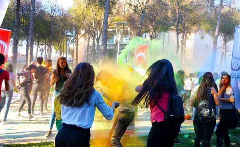 Torbalı Gençlik ve Spor Festivali boya savaşıyla başladı