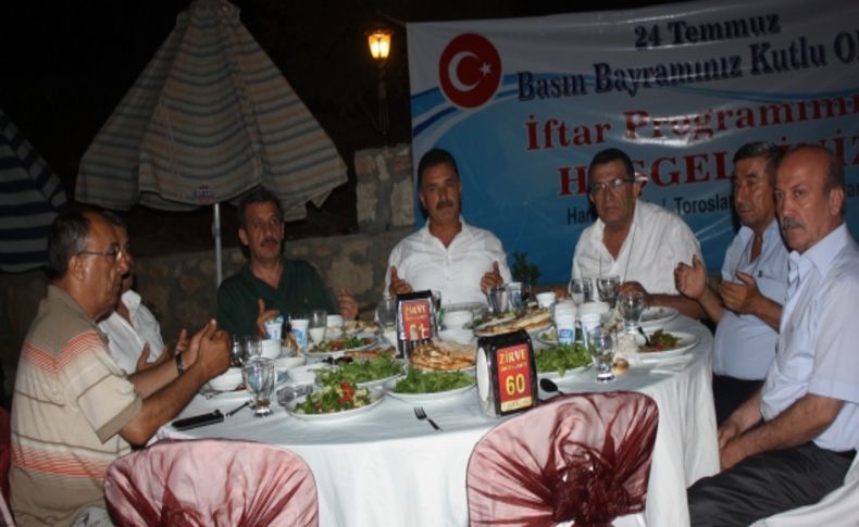 Toroslar Belediyesi gazetecileri iftar yemeğinde buluşturdu