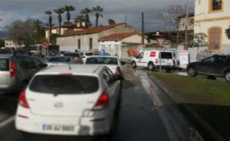 Alsancak trafiğinde şeytan üçgeni