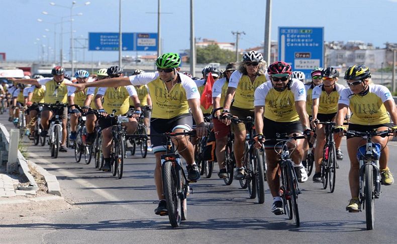 Troya'dan Pergamon'a 250 kilometre pedal çevirdiler