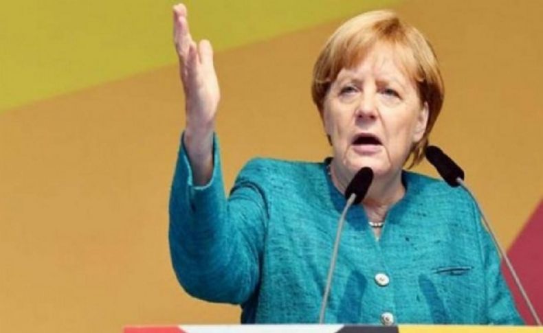 Türk vatandaşlarına Merkel'den çağrı!