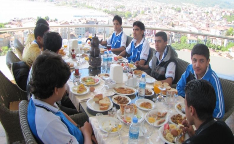 Türkçe’nin çocukları Atakale’de ağırlandı