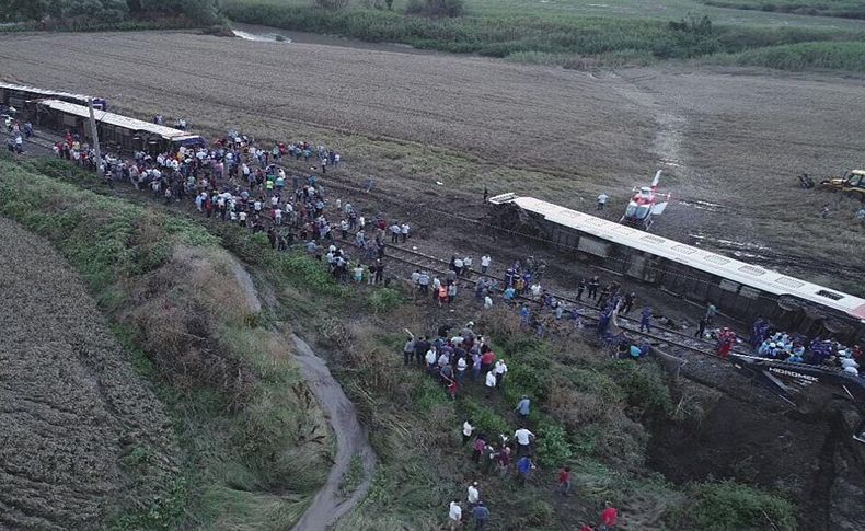 Türkiye'de Çorlu yası: 24 kişi tren kazasında hayatını kaybetti