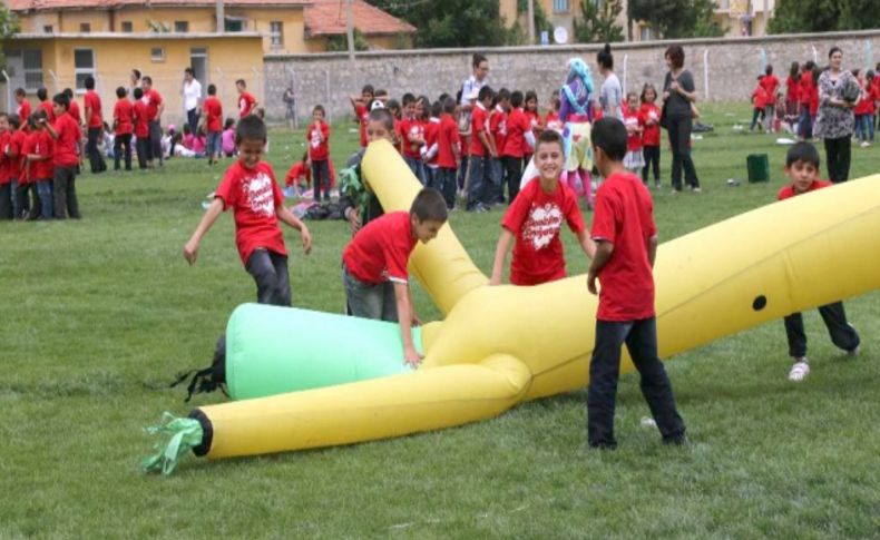 Türkiye’nin en büyük çocuk şenliği Çivril’de