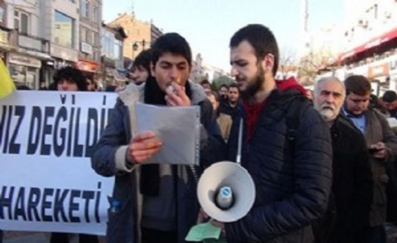 İzmir'deki tutuklanmayı protesto eden