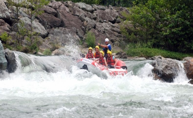 Uluslararası Rafting Şenliği başladı