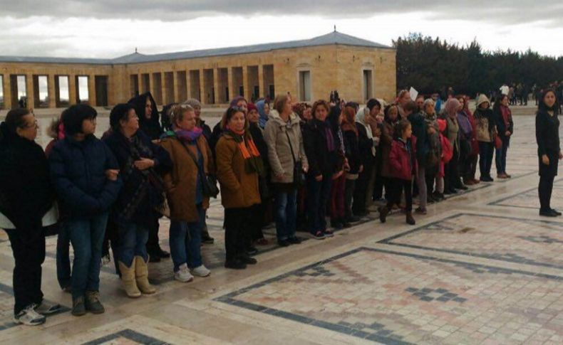 Urlalı kadınlar Ata'sını ziyaret etti