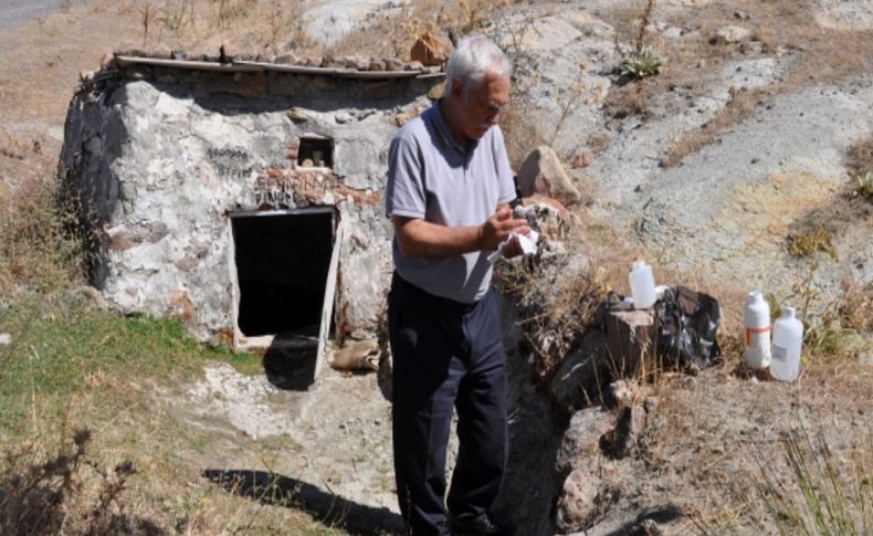 Uşak'ta altın madeni çevresindeki köylerden su numunesi alındı