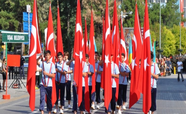 Uşak'ta Zafer Bayramı coşkuyla kutlandı