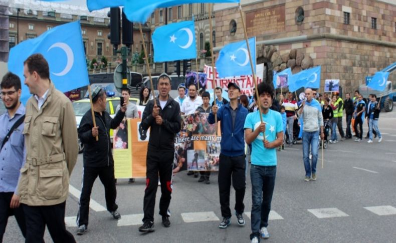 Uygur derneği, Çin'i protesto etti