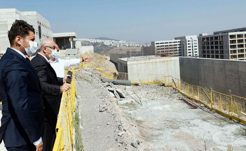 Vali Köşger Şehir Hastanesi'ni gezdi