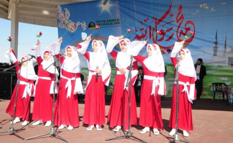 Van'da Kutlu Doğum konseri büyük ilgi gördü